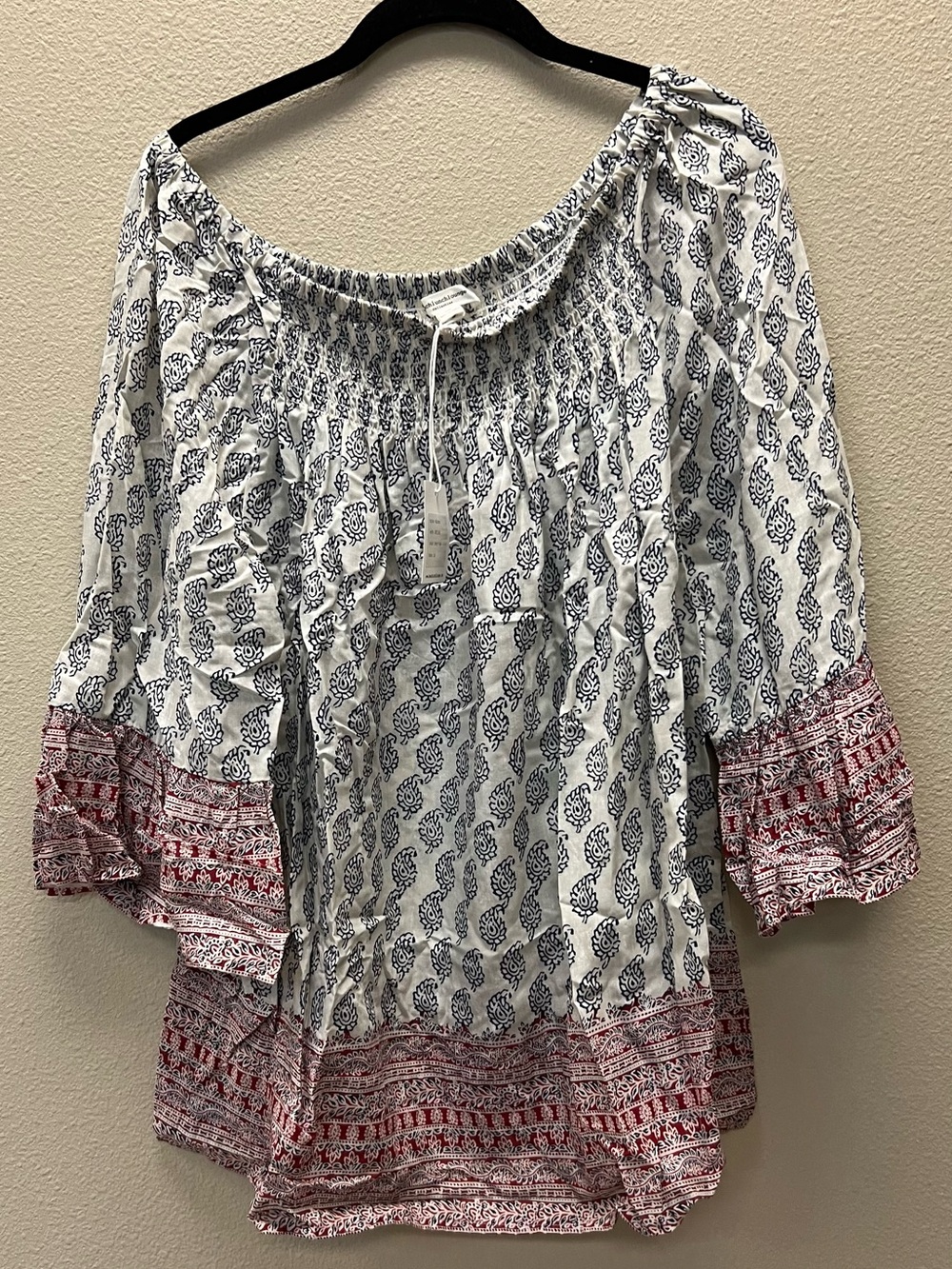 beachlunchlounge Collection NEW/Tags 1X White Blouse with Blue Paisley and Red